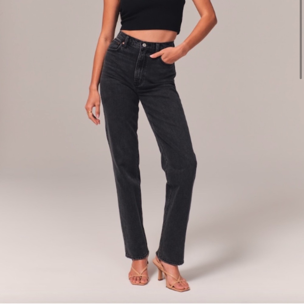 Abercrombie & Fitch Ultra High Rise 90s Straight Jean